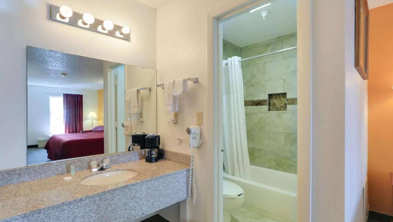 Magnuson Hotel Bradenton Eksteriør billede