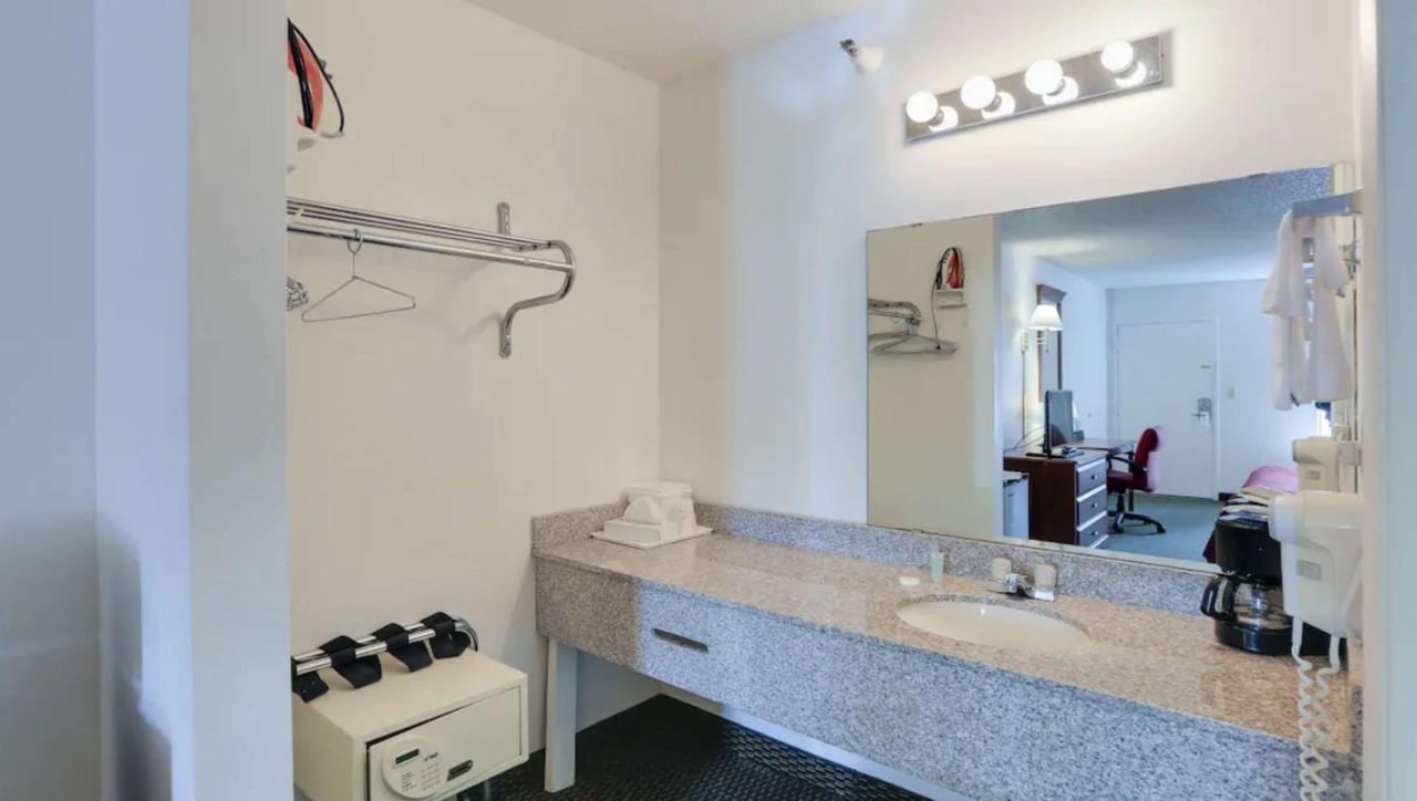 Magnuson Hotel Bradenton Eksteriør billede